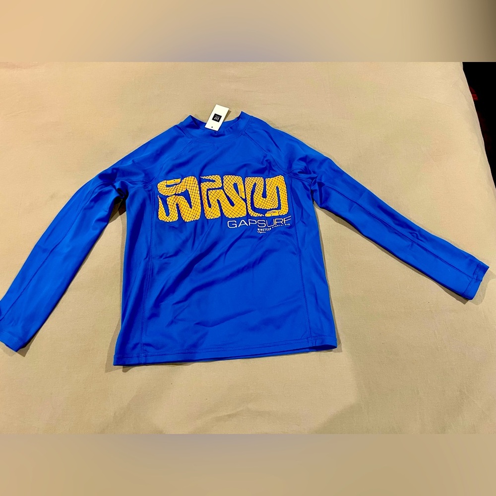NWT Boys Gap long sleeve Rashguard.